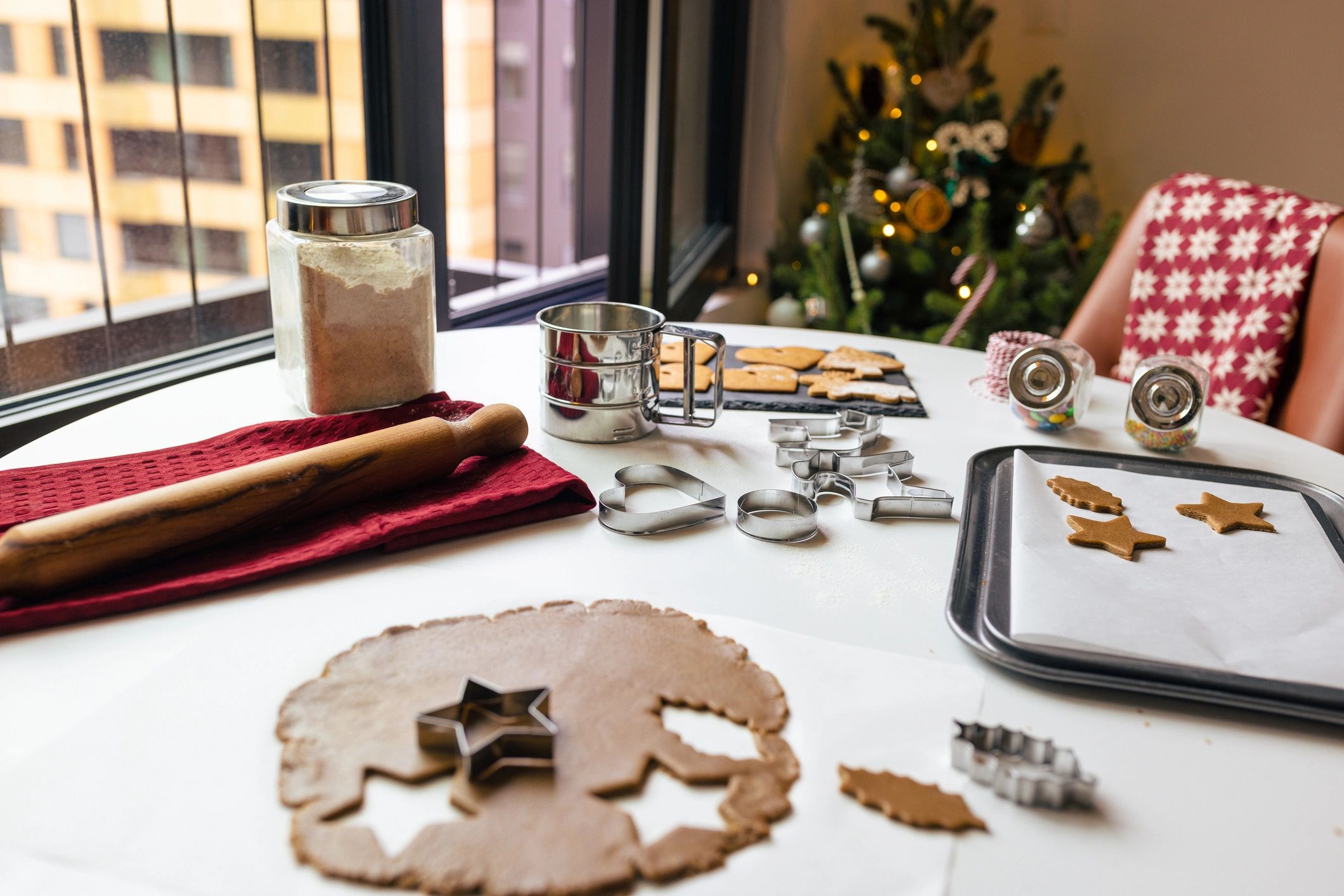 Making Christmas gingerbread cookies